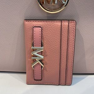 MICHAEL KORS
Reed Large Pebbled Leather Card Holder Case
Primrose 
NWT